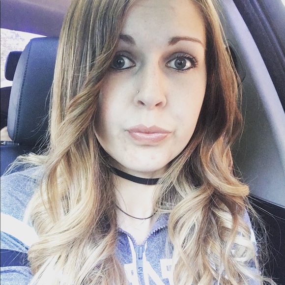 Meet your Posher, Shaylyn - Picture 2 of 2